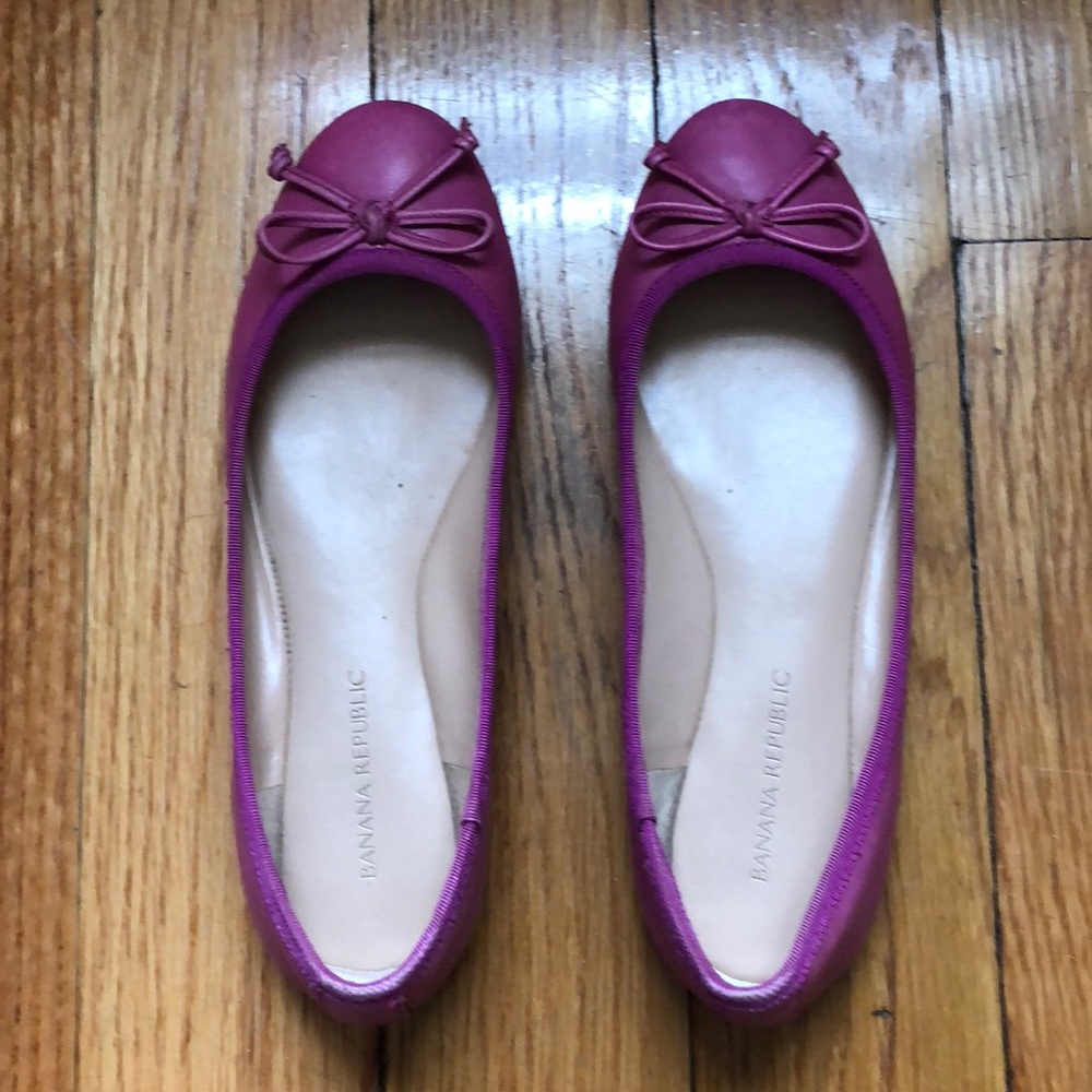 Banana Republic magenta pink ballet flats
